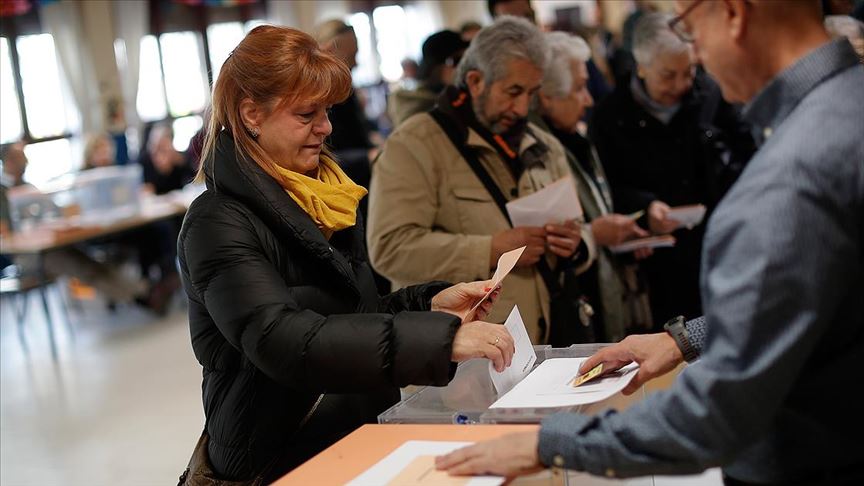 İspanya da seçim sonuçları hükümet kurulmasını zorlaştırıyor